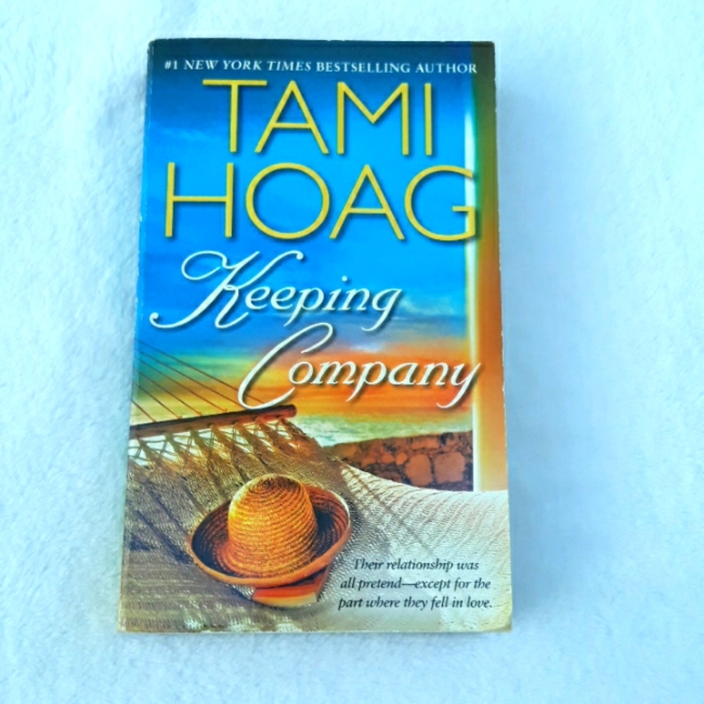 Keeping Company, a paperback book written by Tammy Hoag 2010
